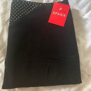 NWT SPANX Every.Wear™ Reflective 7/8 Leggings
